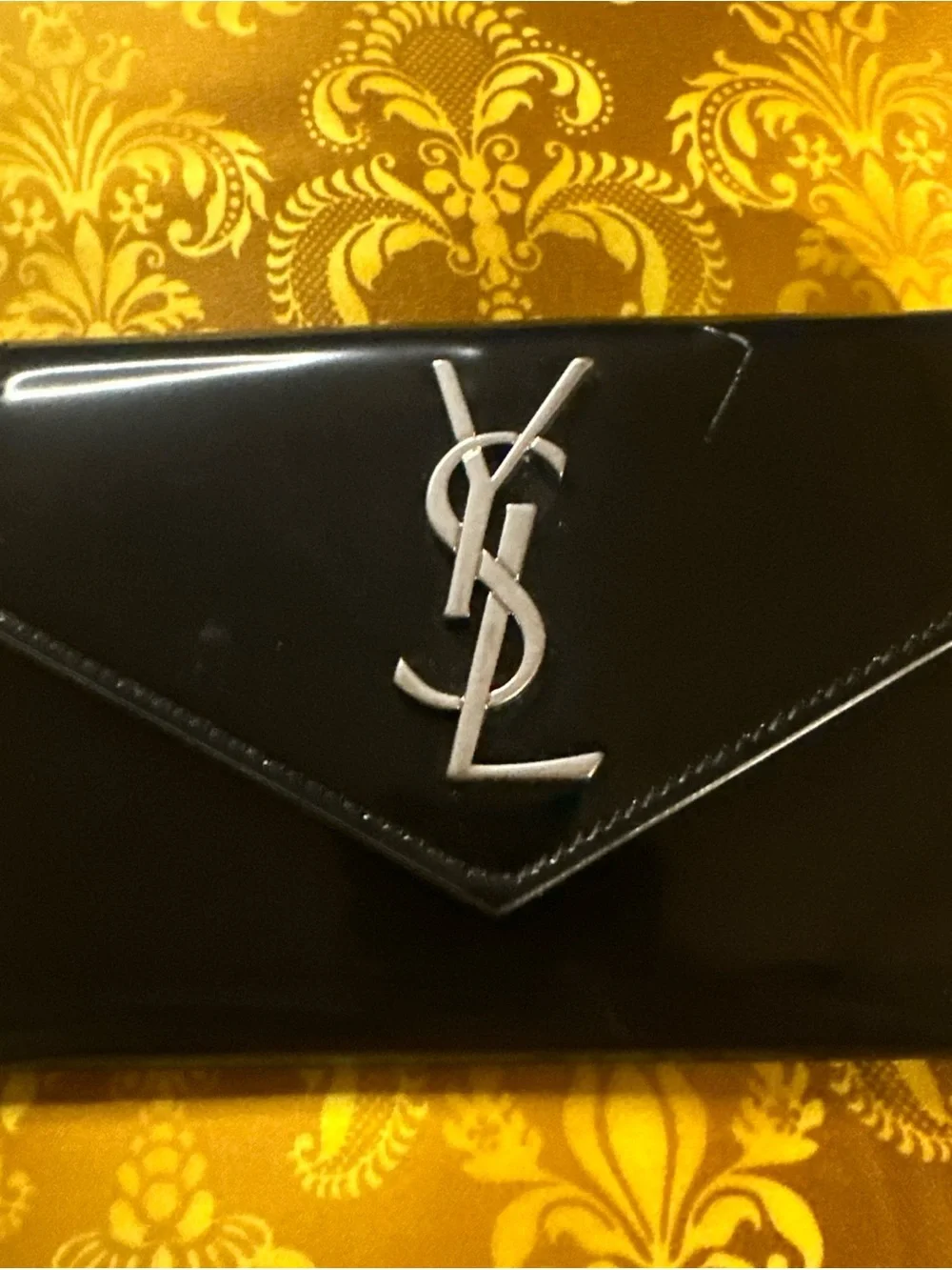 Yves Saint Laurent Cassandra Wallet Patent Calfskin with Silver YSL Emblem - Picture 15 of 15